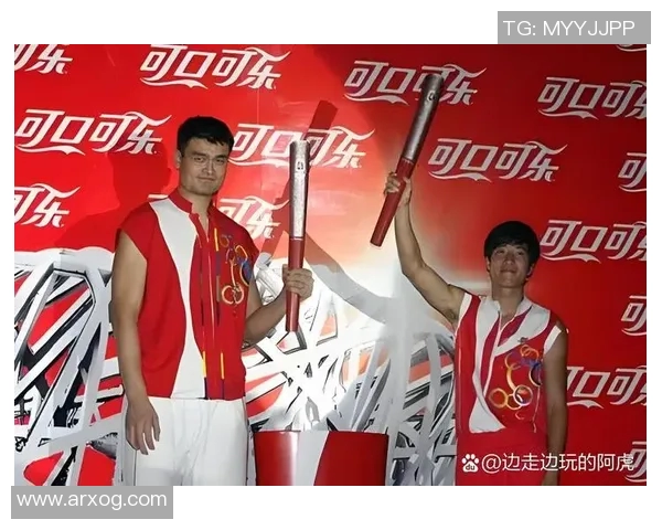 姚明入选篮球名人堂，感谢家人和球迷的支持